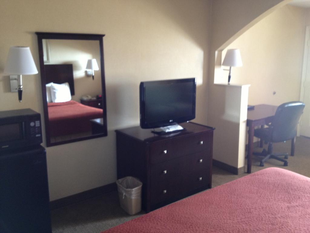 Quality Inn Carthage Bilik gambar
