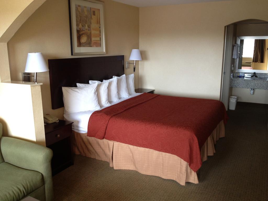 Quality Inn Carthage Bilik gambar